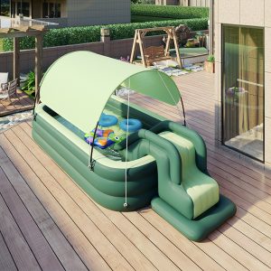 Parc aquatique vert gonflable avec toboggan